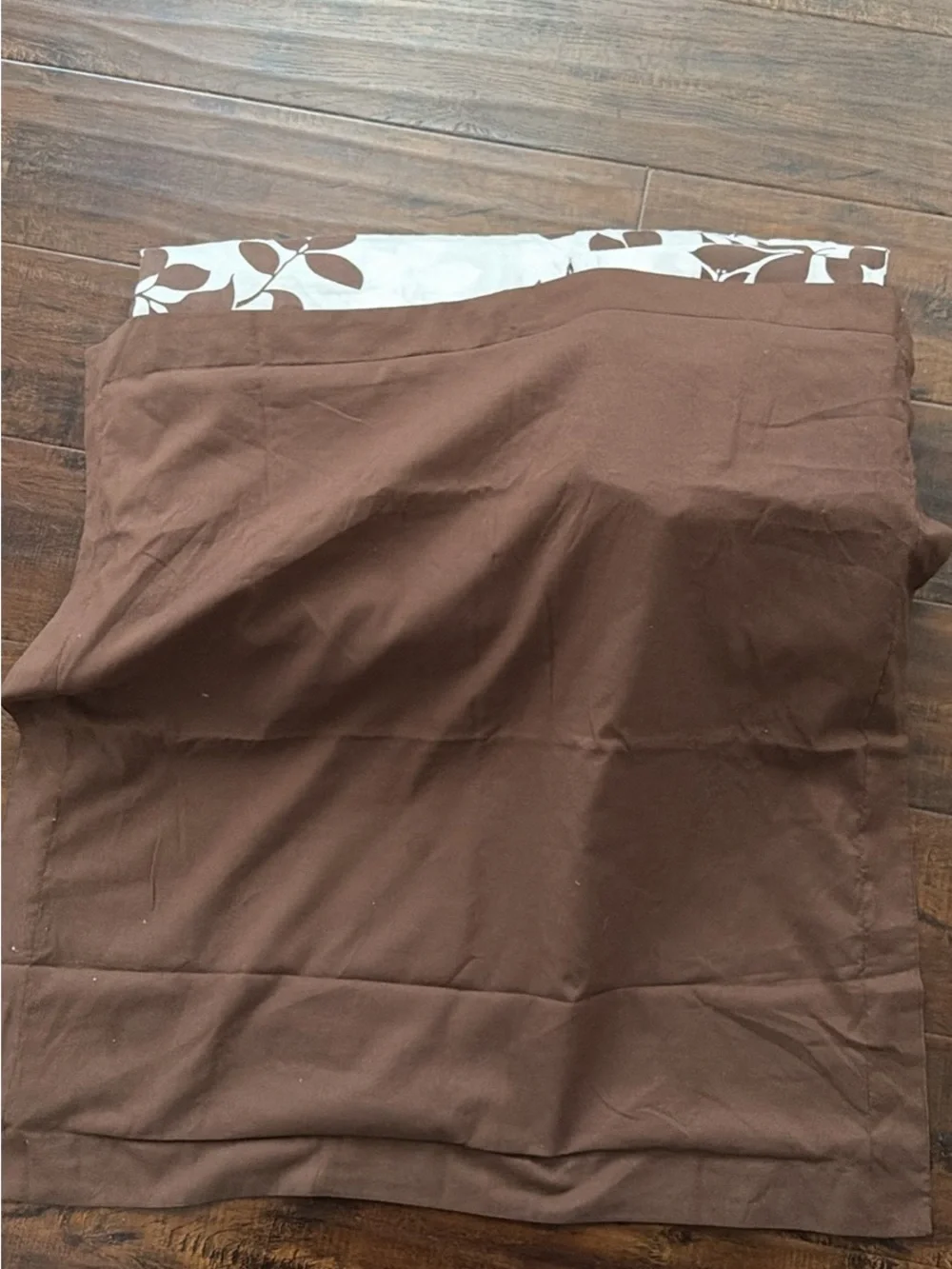 King Duvet Brown & White Leaf Print Set and 2 Euro sham covers